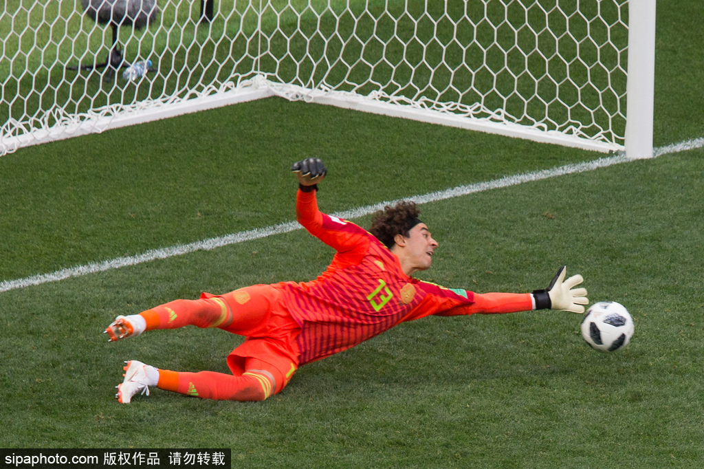  埃弗顿门将神勇发挥多次扑救保住平局结果